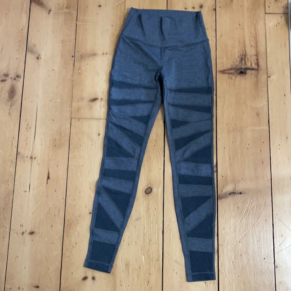 Lululemon size 6 leggings
